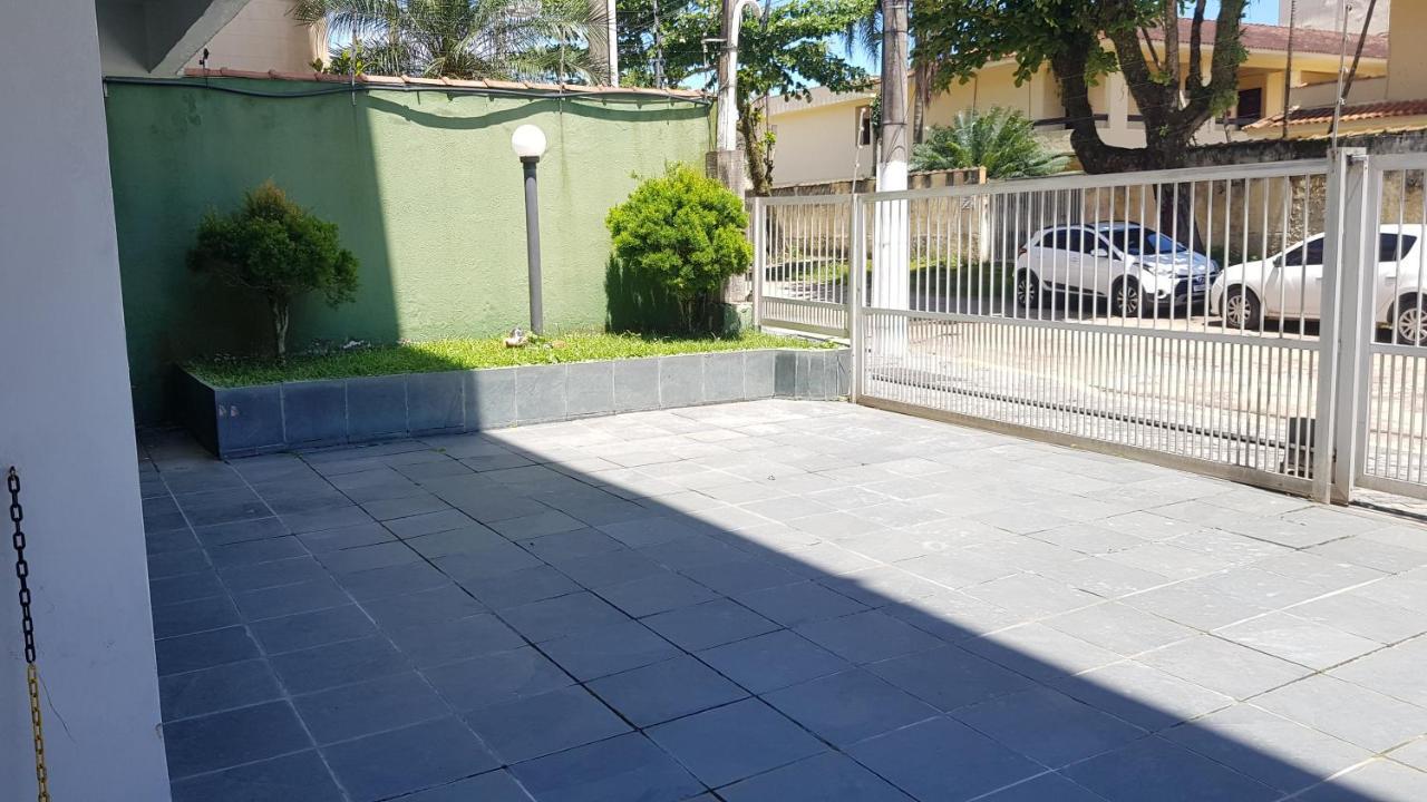 Apartamento A Uma Quadra Da Praia Γκουαρούχα Εξωτερικό φωτογραφία